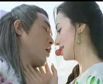 无名师弟破军被皇影七式刀意重创,幸亏聂风所