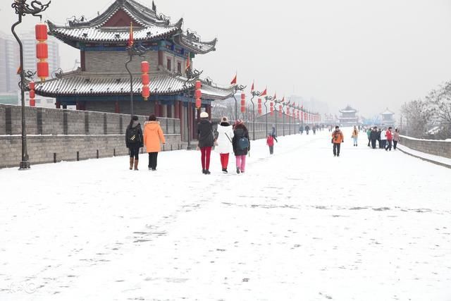 西安连续几场雪带给人们生活不便的思考