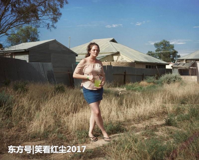 来自澳大利亚的有趣照片 来自澳洲的那些趣事，袋鼠乱穿马路，蛇