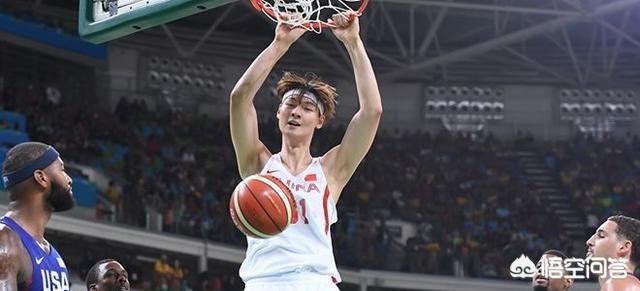 CBA季后赛辽宁2-0福建,韩德君现场助威辽篮,