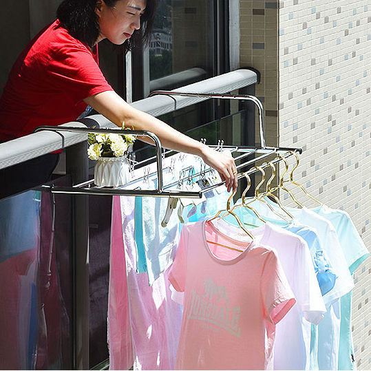 阳台太小不方便晒被子?看看香港主妇这样晒,