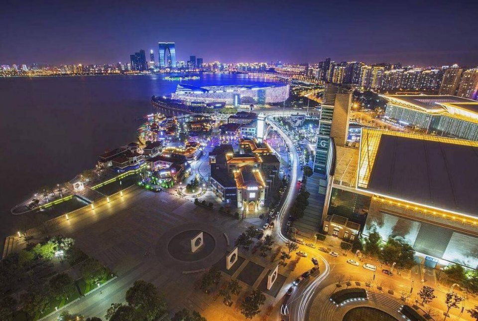 中国最厉害地级市，经济远超省会城市，与直辖市相当