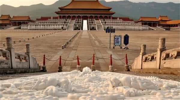 推了十几座山!就为了原封不动复制故宫,如今门票是故宫4倍!