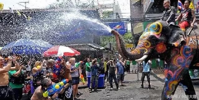 西双版纳泼水节狂欢，这12件事情千万不要做！