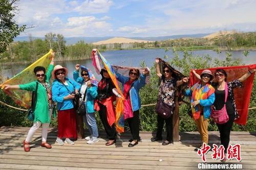 新疆兵团力促旅游业发展助职工增收