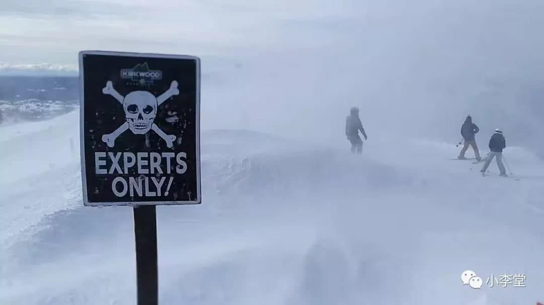 带着雪板去旅行，带着画本去滑雪