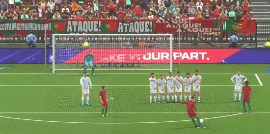 在《实况足球2018》中还原世界杯C罗任意球世