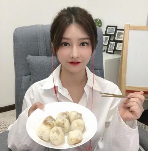 Miss大秀厨艺，粉丝却不相信她的厨艺？成品后网友流出口水