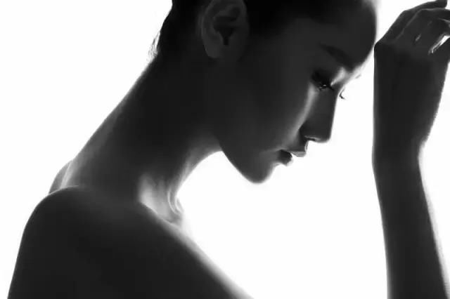 心理学解析： 整容真的能让人自信起来吗？