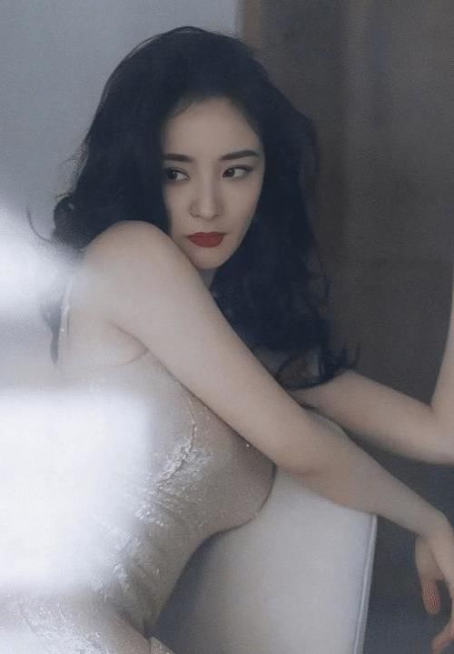 万万没想到！网曝赵丽颖实绩被杨幂碾压，谁才是收视率女王？