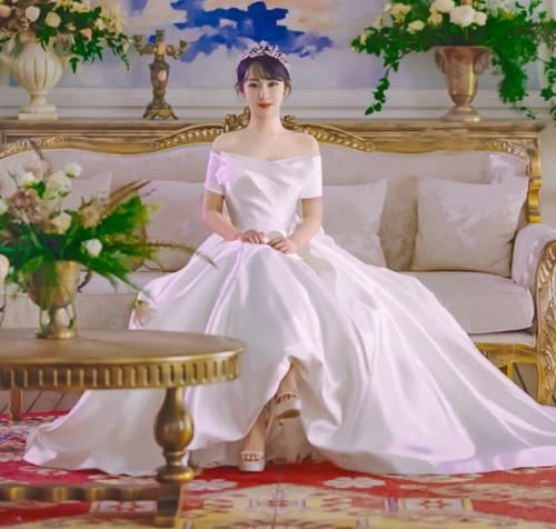 当女星穿上婚纱，喻言特别，白鹿甜美，看到杨紫：甘愿成为你的骑士