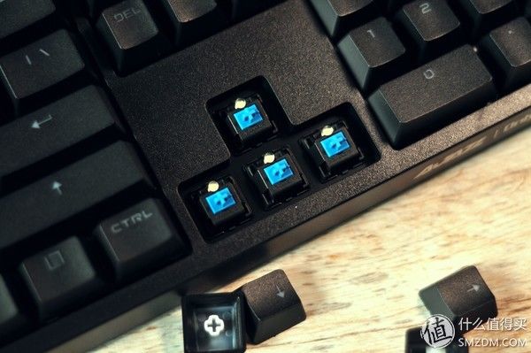 黑爵键盘上手：百元价格竟有这些隐藏实力？