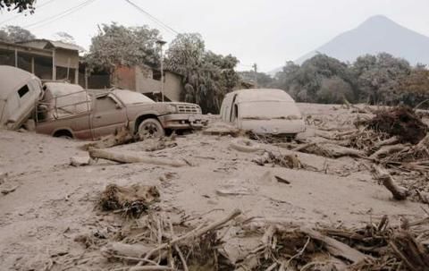 危地马拉火山喷发致62人丧生 全国哀悼3天