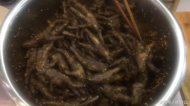 你卤肉还在用酱油上色吗?这回你是真的错了