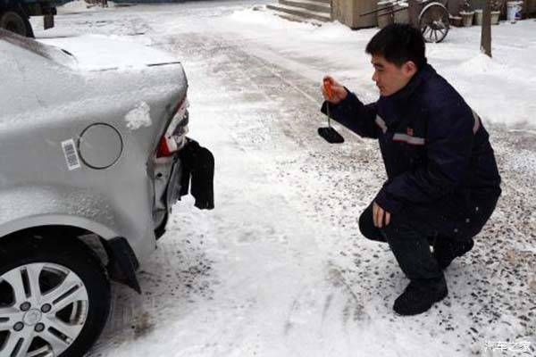 车险出险次数与保费