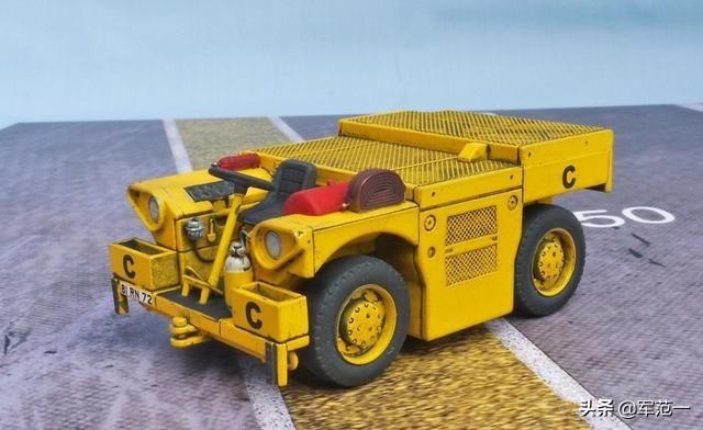 印度买航母花几十亿,却用拖拉机代替牵引车,是