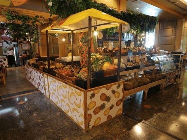 泰国自助餐“新模式”,中国游客一顿“将近8盘”!外网友:服了