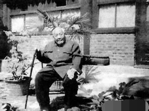 太监娶了四个老婆?细说李莲英和小德张，一位定居天津活到建国后_【今日爆点】