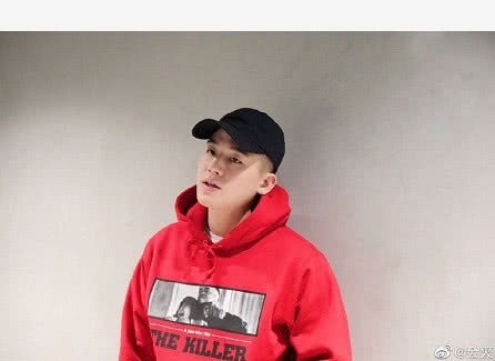 谭松韵和欧豪否认恋情,欧豪方一字回应简单明