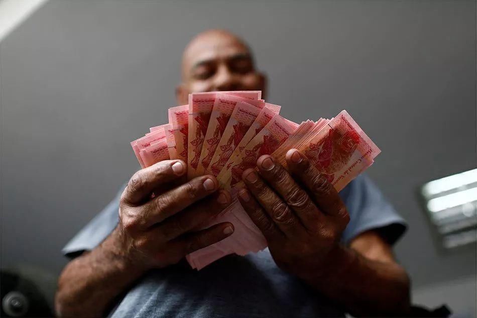 委内瑞拉的通货膨胀率已超40000%，纸币隔夜就可能成废纸