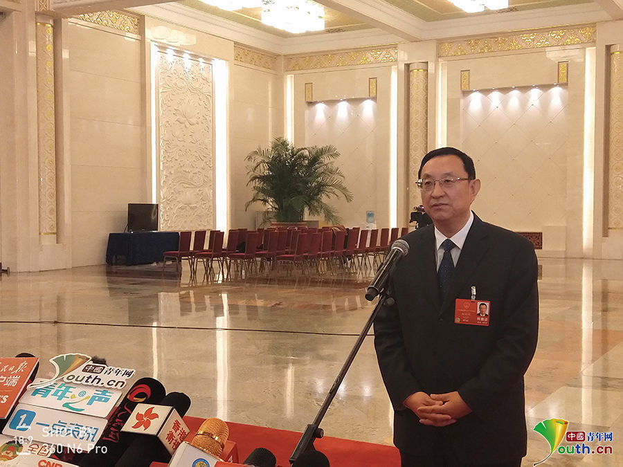 两会部长通道再度开启 六位部长现身答记者问