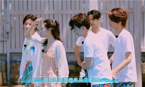 钟楚曦的水晶耳环火了，当价格曝光后，网友：放弃买同款了