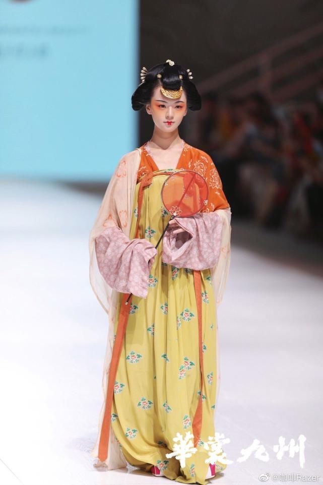 华裳九州汉服走秀到底怎么了？频繁上多次热搜，原因竟是因为这个