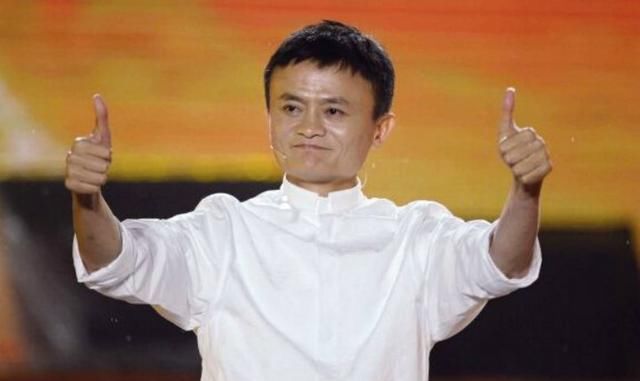 如果马云将资产存进银行，一天能赚多少钱？