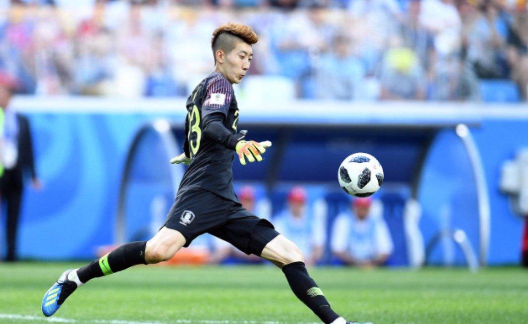 世界杯韩国与瑞典的比赛中,门将赵贤佑表现神