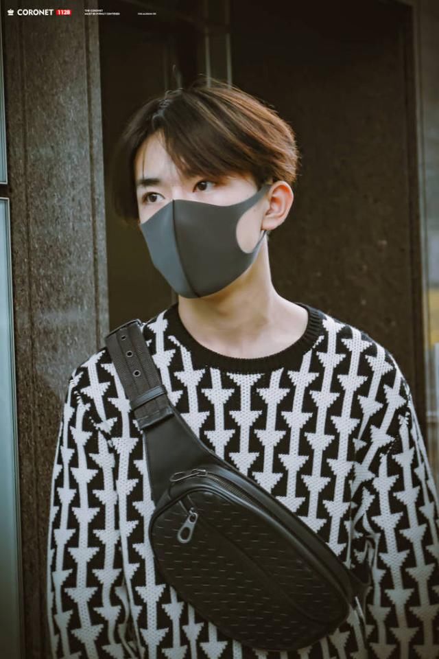 易烊千玺两处引网友热热议:衣服穿的有问题!人