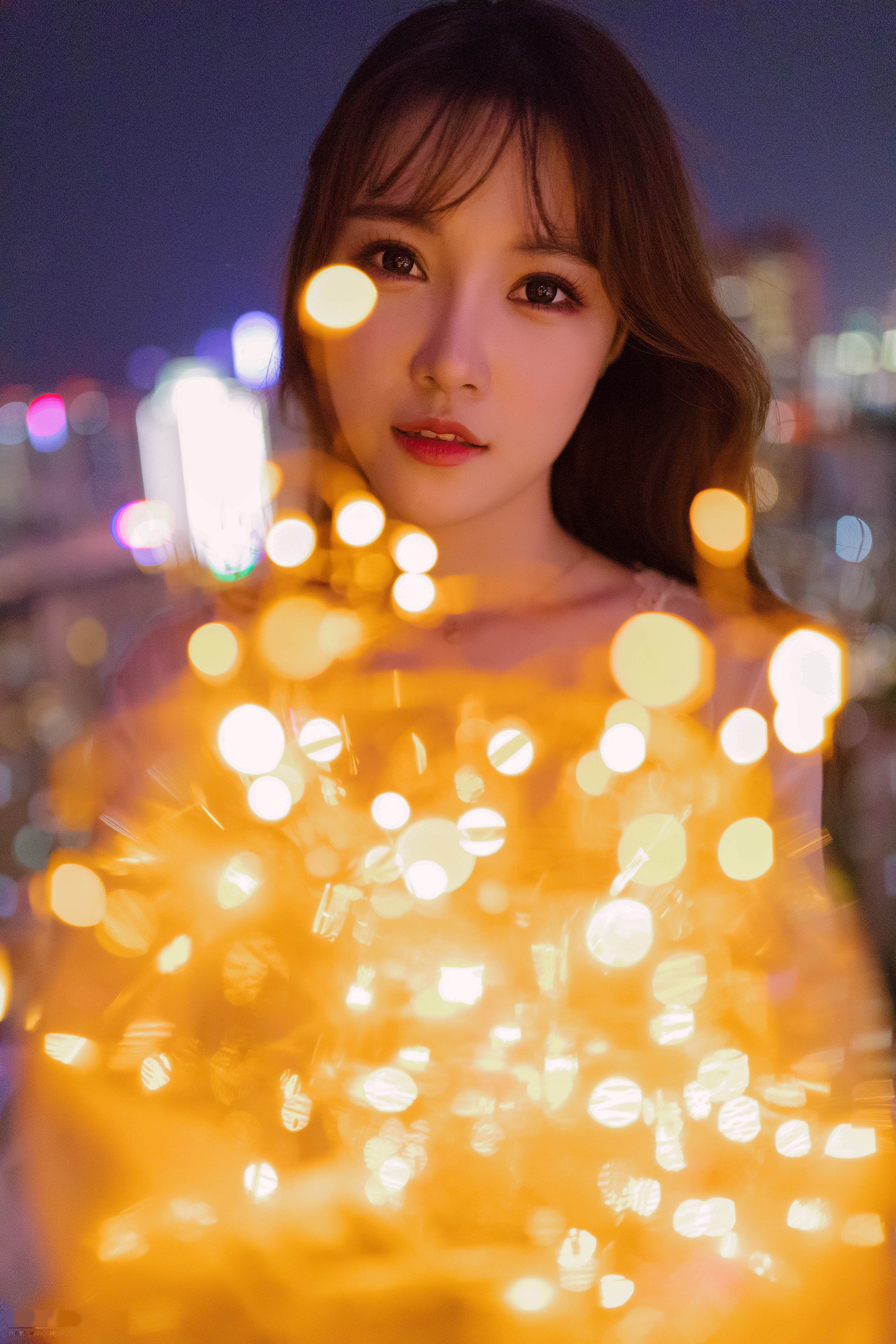 4k烟花配美女高清图片壁纸下载