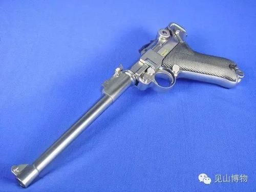 德军的公发艺术品 鲁格P08手枪