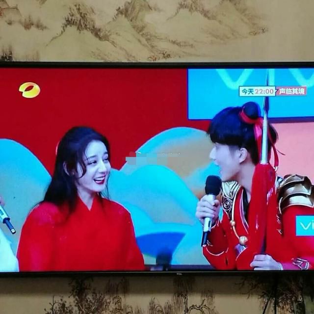 张新成快乐大本营与迪丽热巴同台成母子,看胖