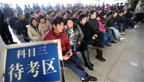 驾驶证科目三考试新规正式实施,越来越难考,务