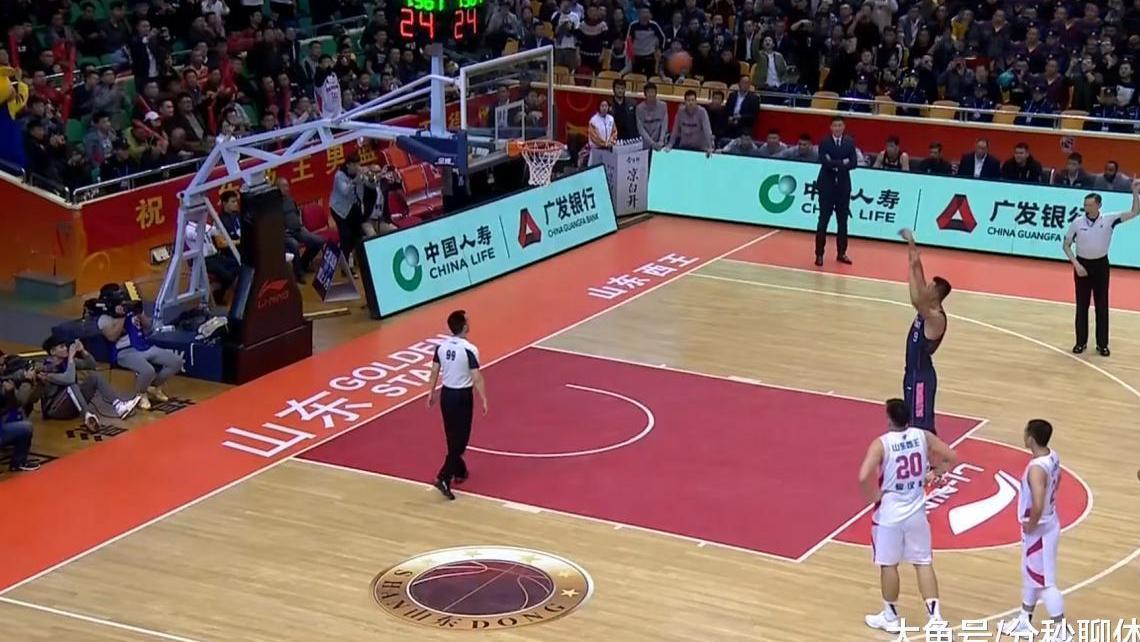 易建联职业生涯最重要的一分, 他最要感谢的是