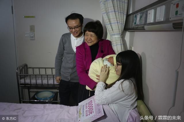 我妈要来帮我带女儿，我老婆死活不同意，看到快递单我不让她来了