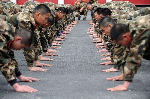 新兵在部队里身体素质不行忍受不了训练怎么办