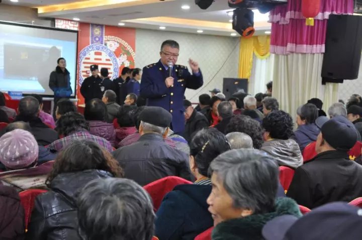 工商局长 卧底 保健品骗局:那么多老人受骗我惭