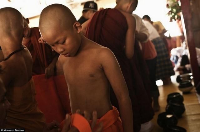 纪实:泰国男孩入寺为僧全过程