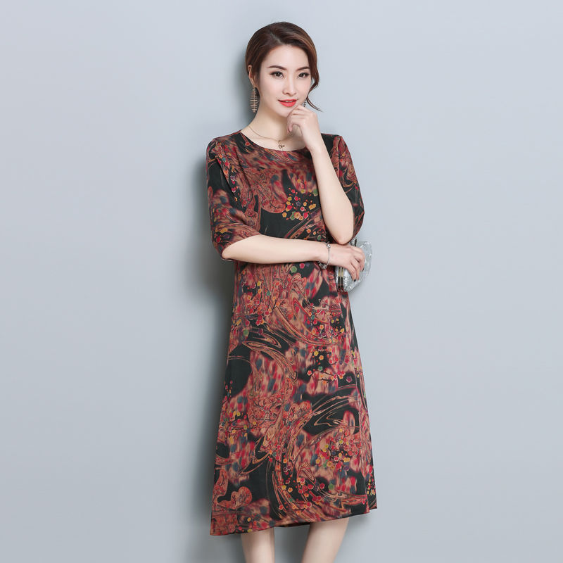四十多岁穿的女装最新款的 t014c7529c6f42e805c.jpg