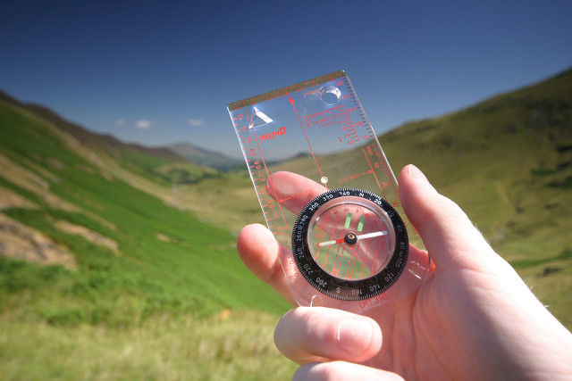 挑战认知!世界上具有魔力的15个地方，血红色瀑布，午夜有太阳!