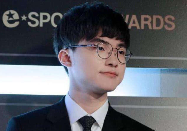 LOL:Faker的亚索开始秀起来了 难道是恩静即将