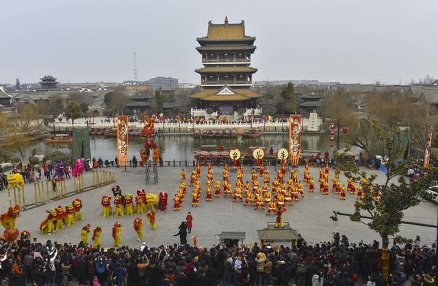 山东枣庄：红红火火过大年