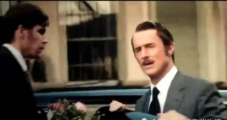 复联四:钢铁侠穿越时空遇到老爸,当场传授老爸