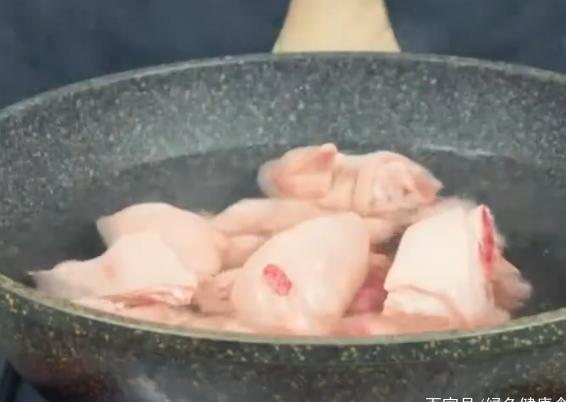 猪脚怎么煮软烂脱骨 t014d513db6cad36d44.jpg