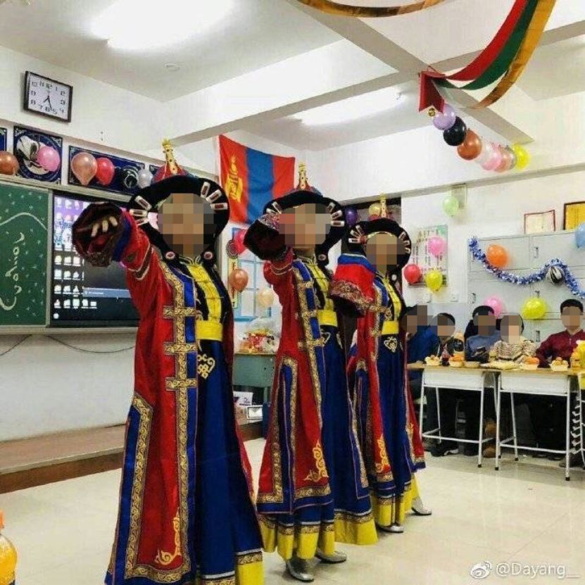 内蒙古中学挂蒙古国旗?教育局回应