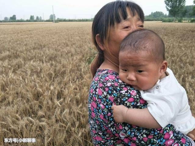 她生下儿子五个月就离家出走，三年后回来说一话，村人怒了