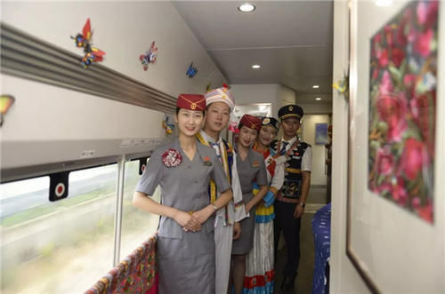 一路向西!昆明到大理动车时速200公里 票价和