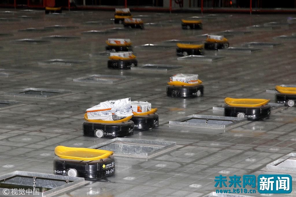 郑州:小黄人机器人助力双十一快递