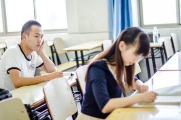 一直对你说这“3个字”的男人，其实早已爱你到“无法自拔”！